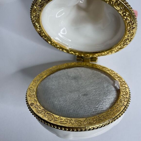 Lovely White Ceramic Cherub Angel Hinged Trinket Box w/ Pink Roses Flower Crown - Picture 6 of 13